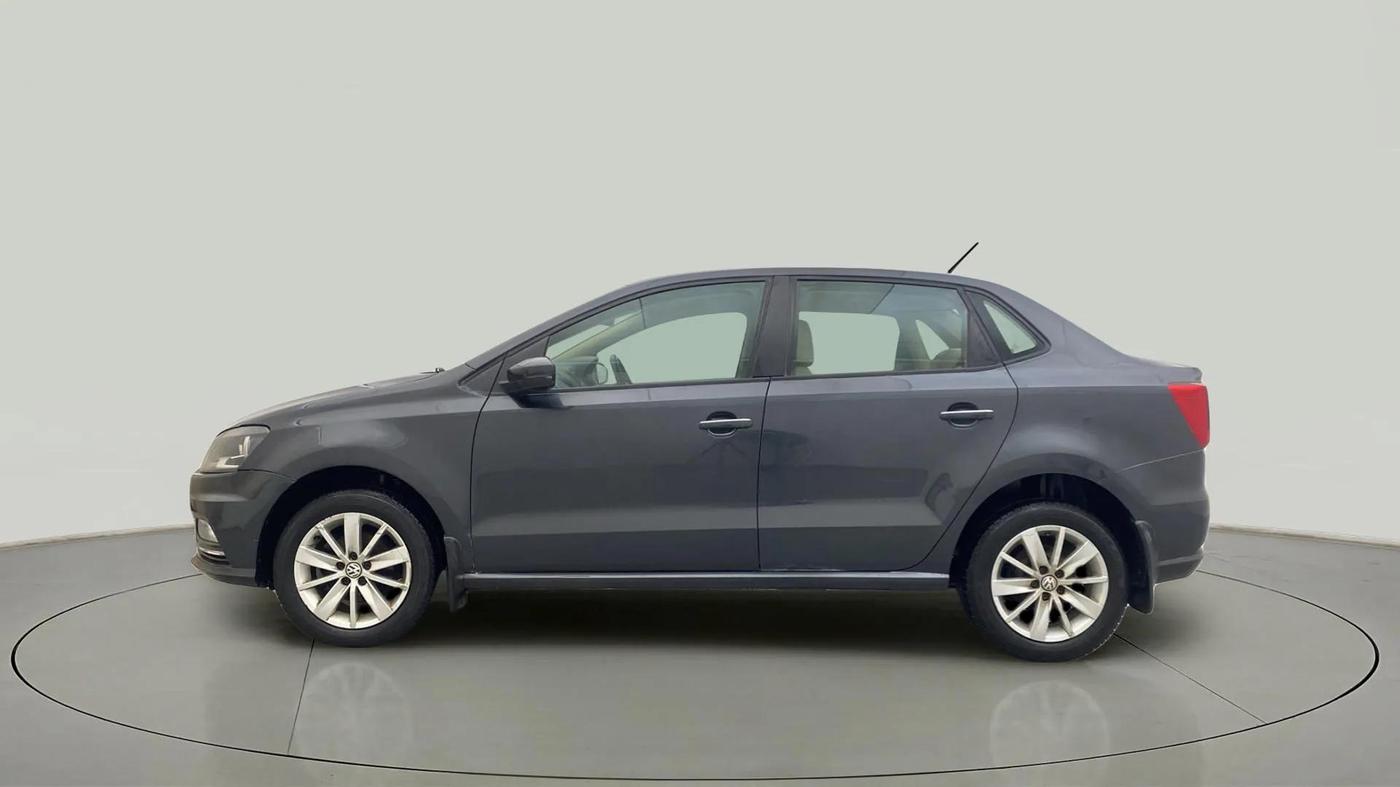 2016 Volkswagen Ameo HIGHLINE1.2L, Petrol, Manual, 1,00,724 km, Left Side