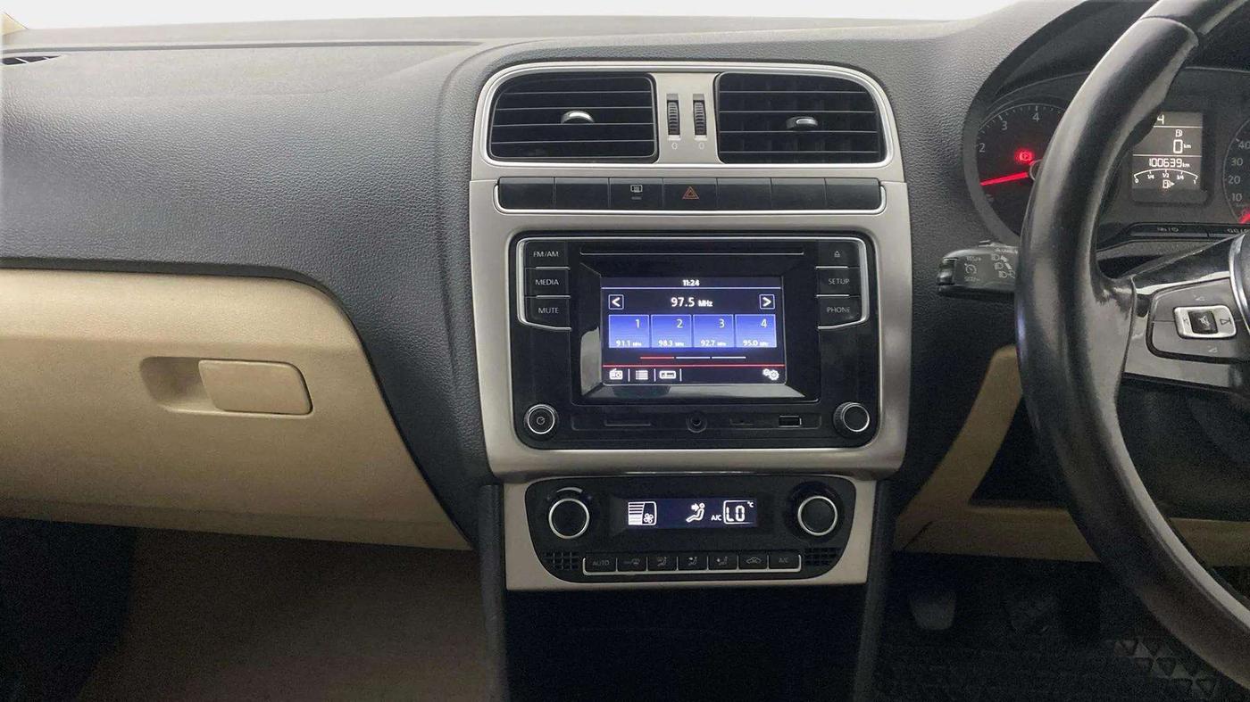 2016 Volkswagen Ameo HIGHLINE1.2L, Petrol, Manual, 1,00,724 km, Air Conditioner