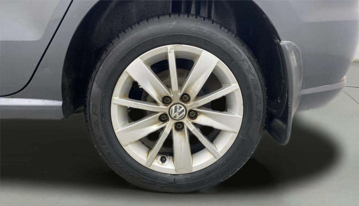 2016 Volkswagen Ameo HIGHLINE1.2L, Petrol, Manual, 1,00,614 km, Left Rear Wheel