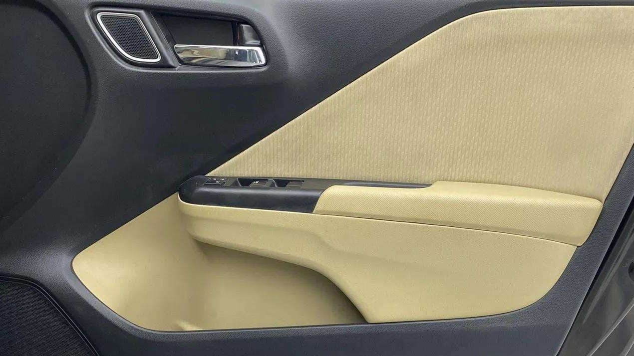 2017 Honda City 1.5L I-VTEC V MT, Petrol, Manual, 72,604 km, Driver Side Door Panels Control