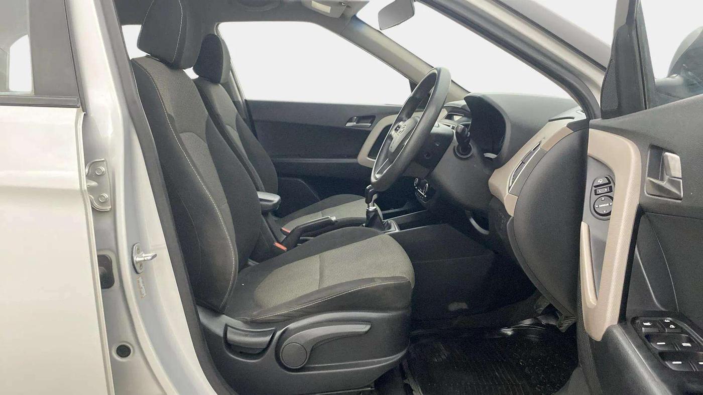 2016 Hyundai Creta SX PLUS 1.6 PETROL, Petrol, Manual, 72,586 km, Right Side Front Door Cabin