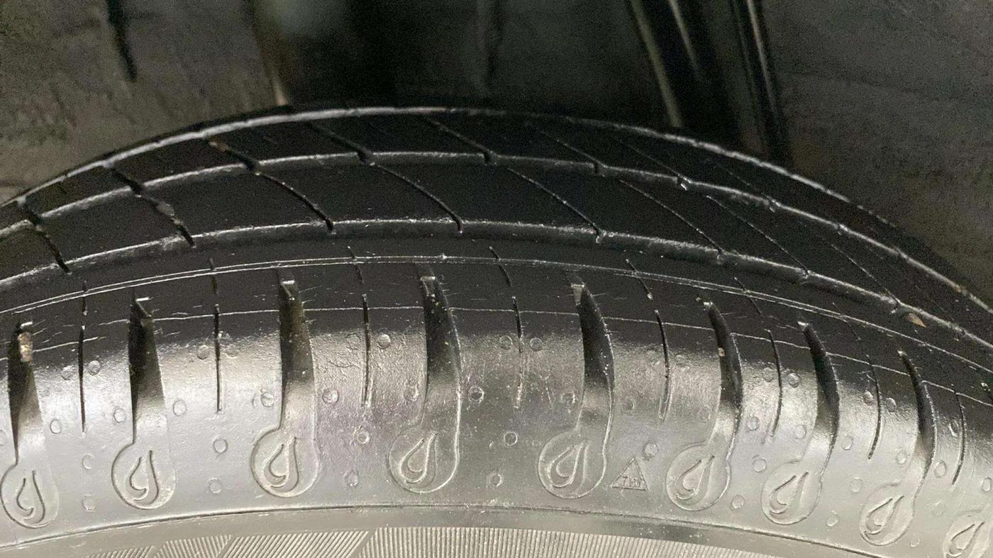 2021 Renault Kwid RXL, Petrol, Manual, 24,153 km, Right Rear Tyre Tread