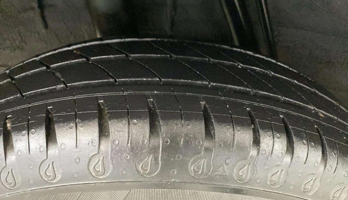 2021 Renault Kwid RXL, Petrol, Manual, 24,153 km, Right Rear Tyre Tread