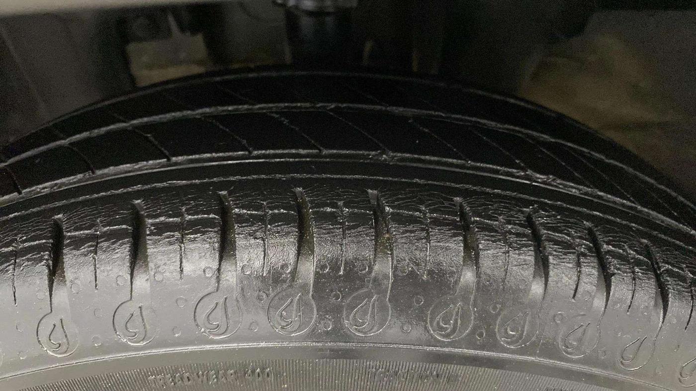 2021 Renault Kwid RXL, Petrol, Manual, 24,153 km, Left Front Tyre Tread
