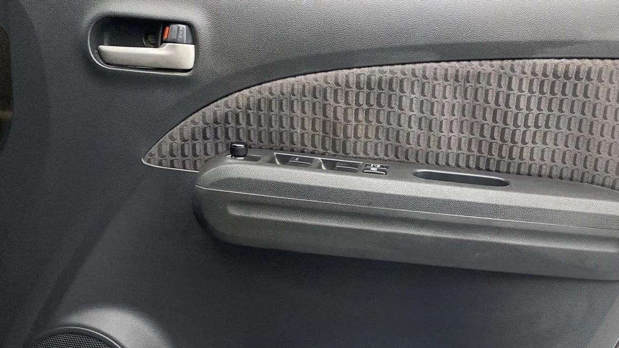 2014 Maruti Ritz ZXI, Petrol, Manual, 84,272 km, Driver Side Door Panels Control