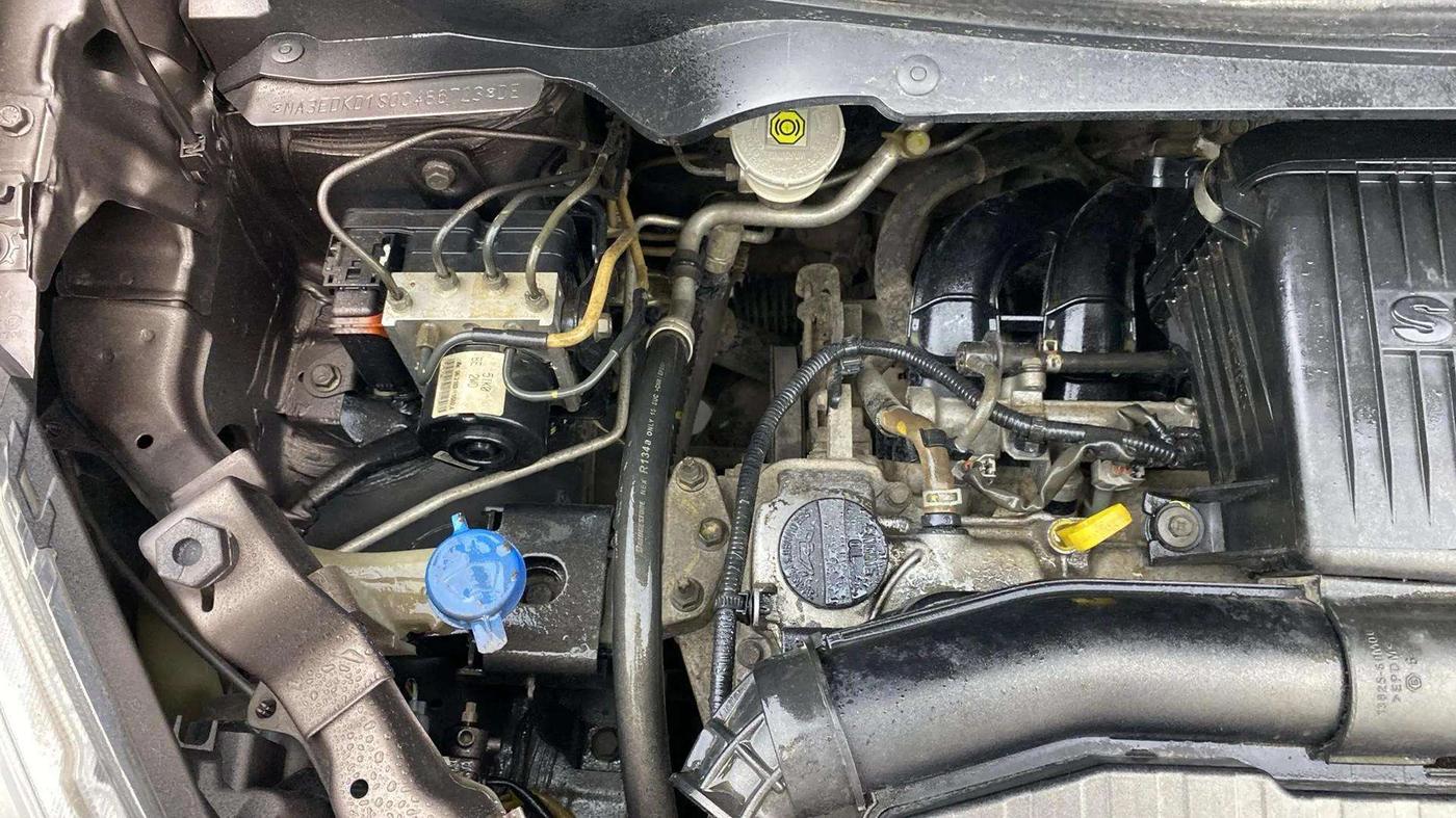 2014 Maruti Ritz ZXI, Petrol, Manual, 84,272 km, Engine View - Right