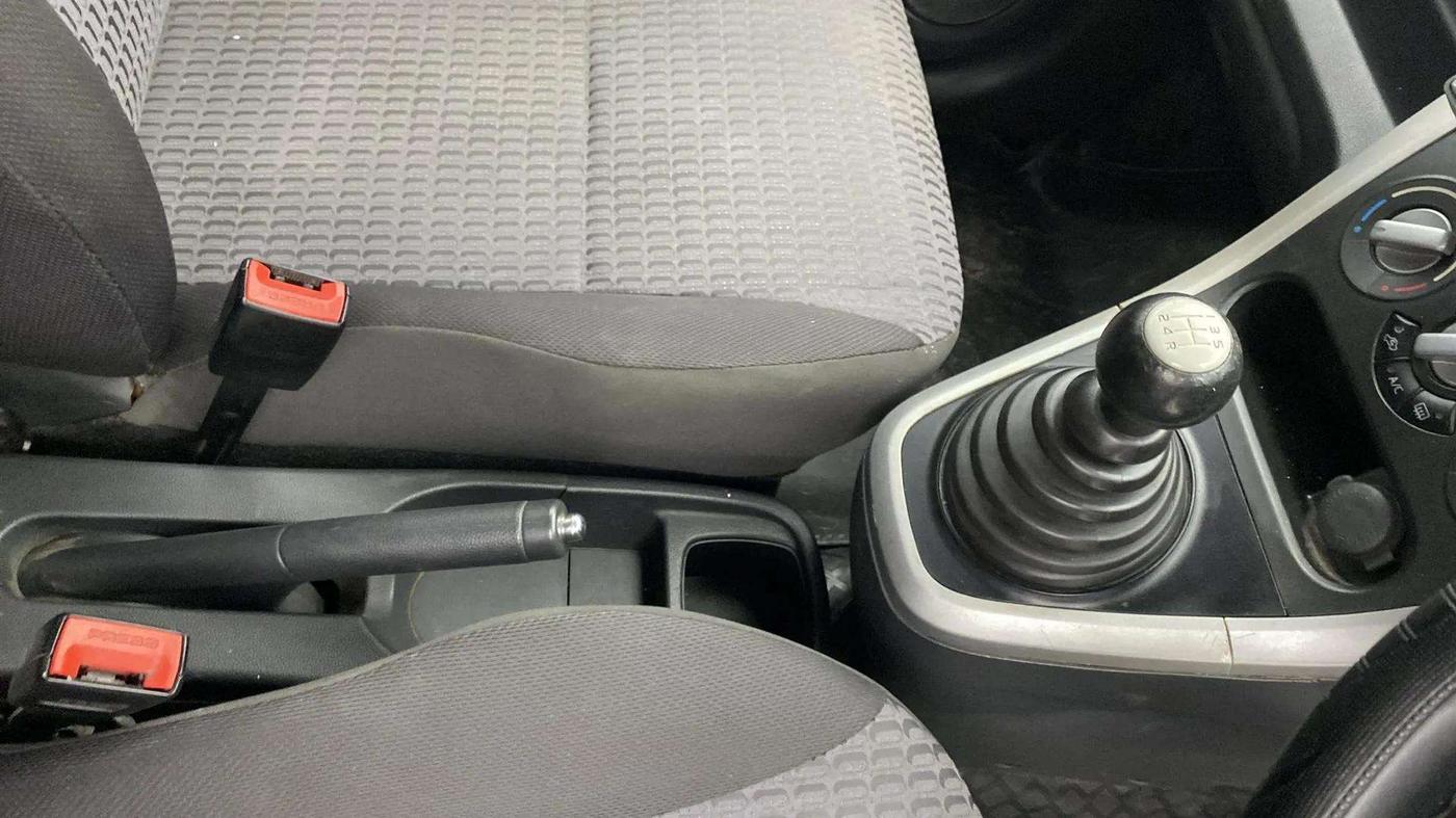 2014 Maruti Ritz ZXI, Petrol, Manual, 84,272 km, Gear Lever