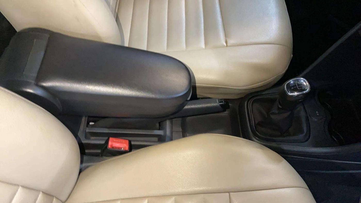 2019 Skoda Rapid 1.6 MPI ACTIVE, Petrol, Manual, 70,989 km, Gear Lever