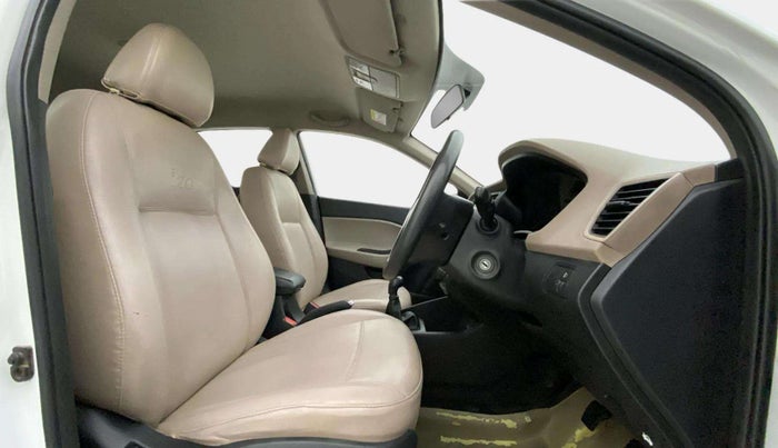 2017 Hyundai Elite i20 SPORTZ 1.2, Petrol, Manual, 69,644 km, Right Side Front Door Cabin