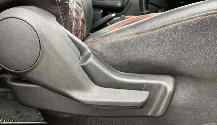 2022 Maruti Celerio VXI CNG, CNG, Manual, 60,856 km, Driver Side Adjustment Panel