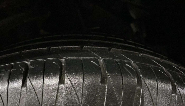 2021 Maruti Vitara Brezza ZXI PLUS AT SHVS, Petrol, Automatic, 9,710 km, Right Front Tyre Tread