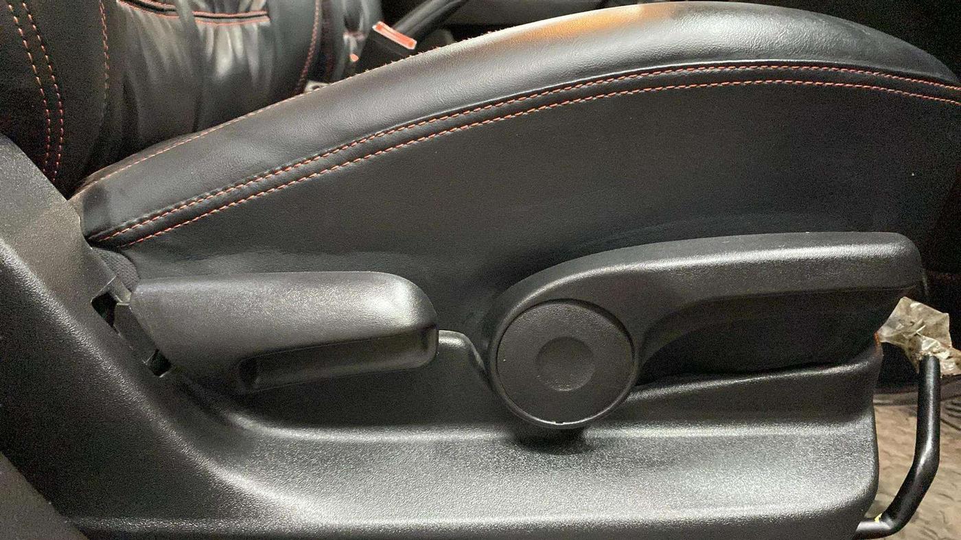2021 Maruti Vitara Brezza ZXI PLUS AT SHVS, Petrol, Automatic, 9,835 km, Driver Side Adjustment Panel