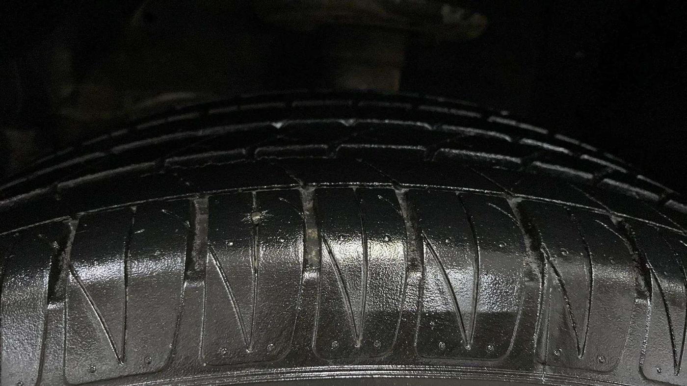 2021 Maruti Vitara Brezza ZXI PLUS AT SHVS, Petrol, Automatic, 9,835 km, Left Front Tyre Tread
