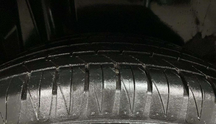 2021 Maruti Vitara Brezza ZXI PLUS AT SHVS, Petrol, Automatic, 9,710 km, Right Rear Tyre Tread