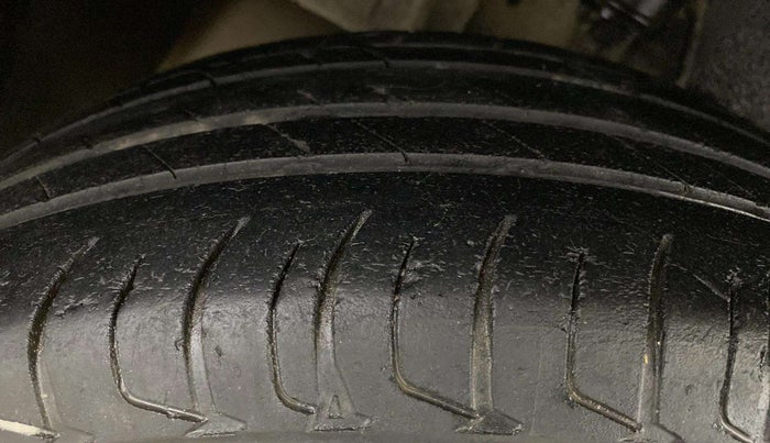 2021 Tata NEXON XM SUNROOF PETROL, Petrol, Manual, 64,405 km, Right Rear Tyre Tread