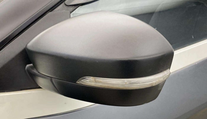 2021 Tata NEXON XM SUNROOF PETROL, Petrol, Manual, 64,405 km, Left rear-view mirror - Indicator light has minor damage