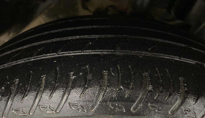 2021 Tata NEXON XM SUNROOF PETROL, Petrol, Manual, 64,405 km, Right Front Tyre Tread