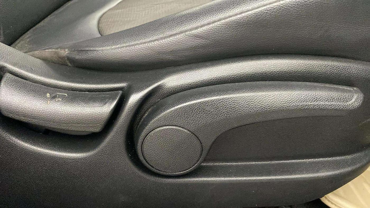 2019 Hyundai Creta E PLUS 1.4 DIESEL, Diesel, Manual, 92,268 km, Driver Side Adjustment Panel