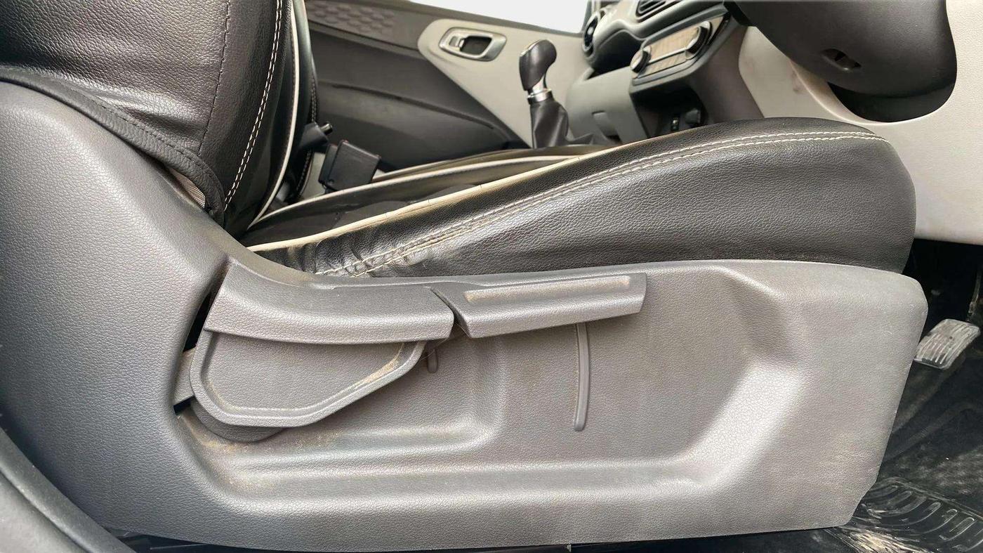 2020 Hyundai GRAND I10 NIOS SPORTZ 1.2 KAPPA VTVT, Petrol, Manual, 62,515 km, Driver Side Adjustment Panel