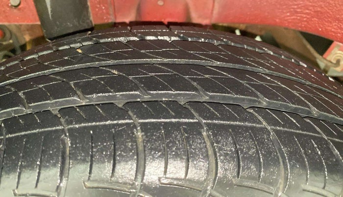 2018 Mahindra KUV 100 NXT K8 P 6 STR, Petrol, Manual, 20,747 km, Right Rear Tyre Tread
