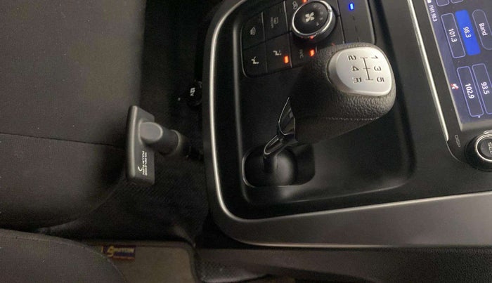 2018 Mahindra KUV 100 NXT K8 P 6 STR, Petrol, Manual, 20,747 km, Gear Lever
