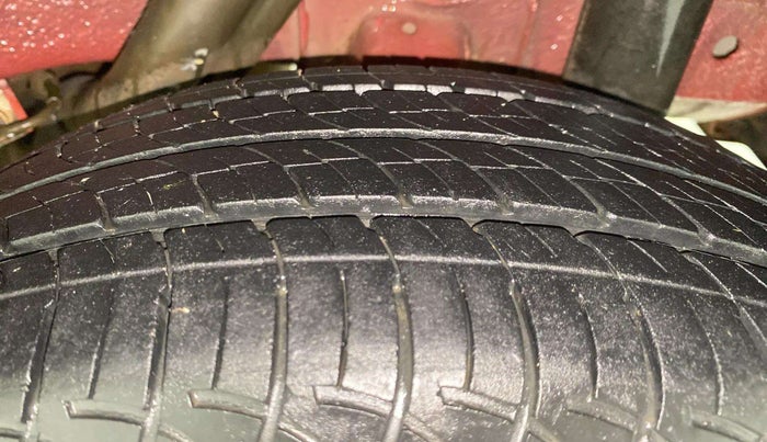 2018 Mahindra KUV 100 NXT K8 P 6 STR, Petrol, Manual, 20,747 km, Left Rear Tyre Tread