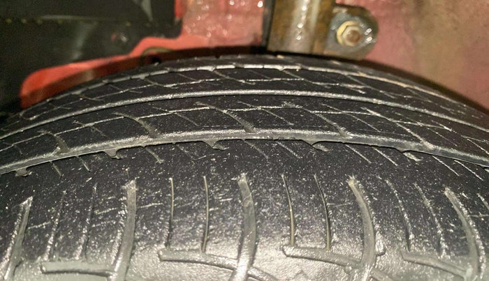 2018 Mahindra KUV 100 NXT K8 P 6 STR, Petrol, Manual, 20,747 km, Left Front Tyre Tread
