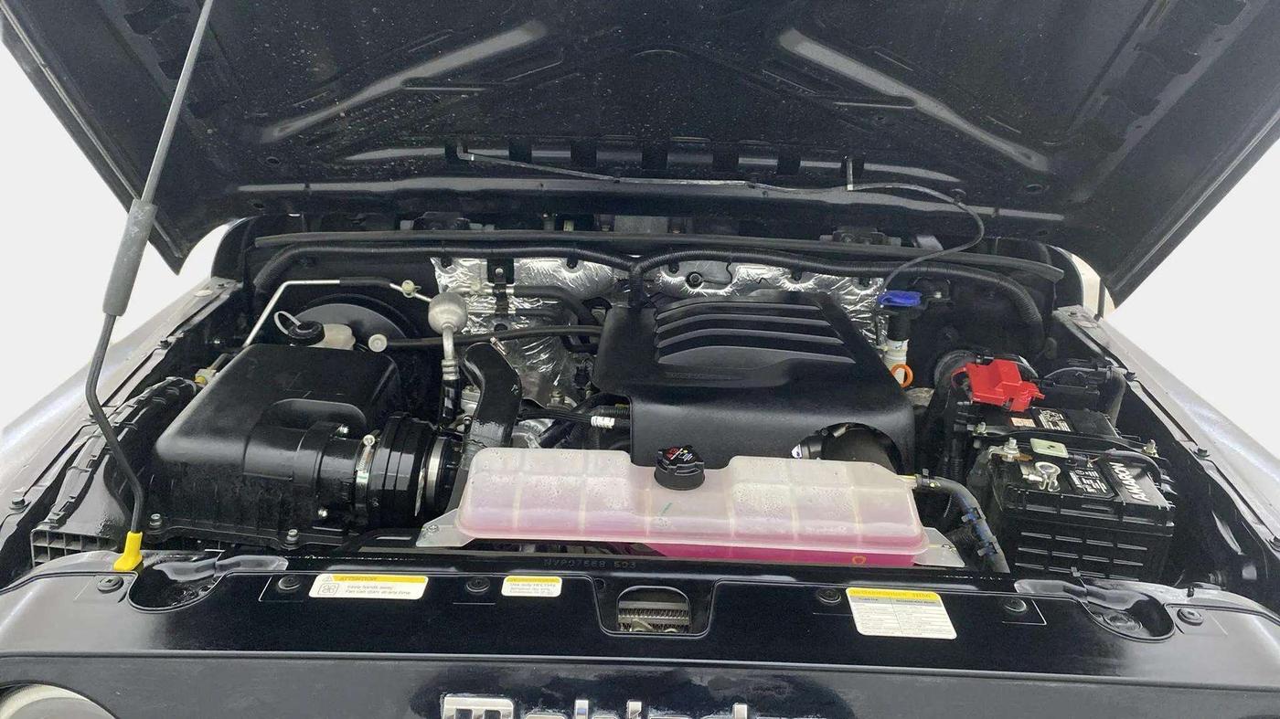 2023 Mahindra Thar LX P 2WD AT HT, Petrol, Automatic, 15,477 km, Engine View