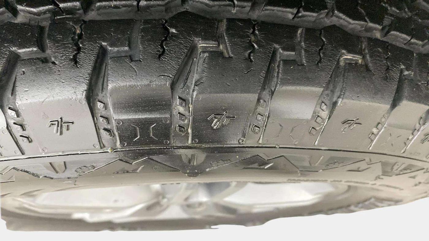 2023 Mahindra Thar LX P 2WD AT HT, Petrol, Automatic, 15,477 km, Left Rear Tyre Tread