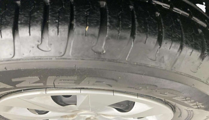 2019 Hyundai Elite i20 MAGNA PLUS 1.2, Petrol, Manual, 21,338 km, Right Front Tyre Tread
