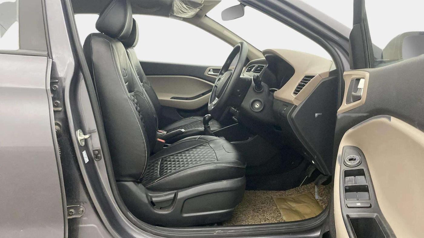 2019 Hyundai Elite i20 MAGNA PLUS 1.2, Petrol, Manual, 21,391 km, Right Side Front Door Cabin