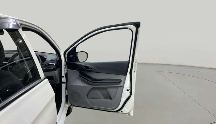 2022 Tata Tiago XT CNG, CNG, Manual, 19,436 km, RHS Front Door