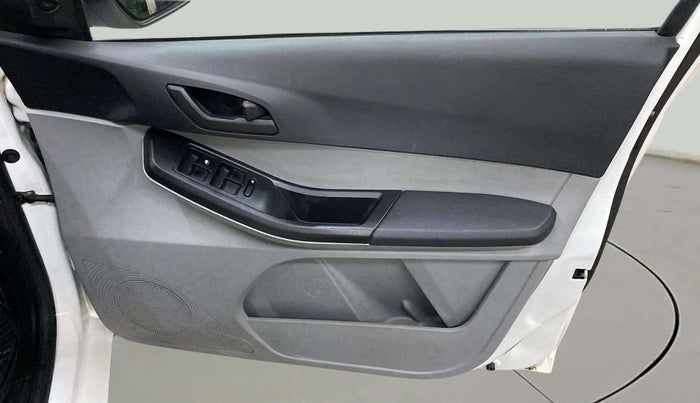 2022 Tata Tiago XT CNG, CNG, Manual, 19,436 km, Driver Side Door Panels Control