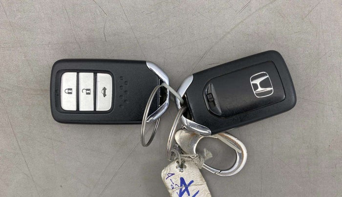 2018 Honda City 1.5L I-VTEC V MT, Petrol, Manual, 79,232 km, Key Close Up