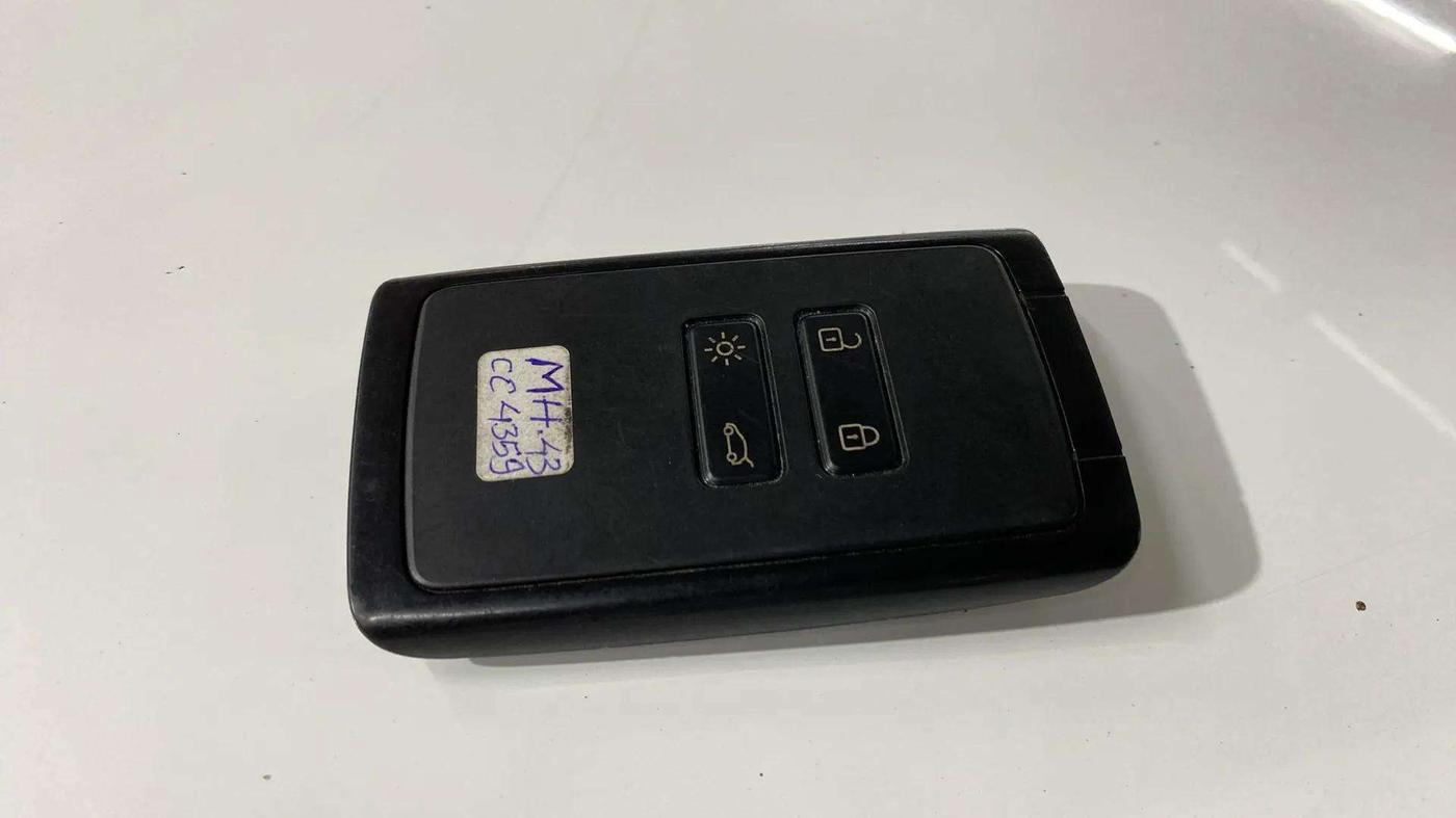 2022 Renault Kiger RXZ AMT, Petrol, Automatic, 25,564 km, Key Close Up