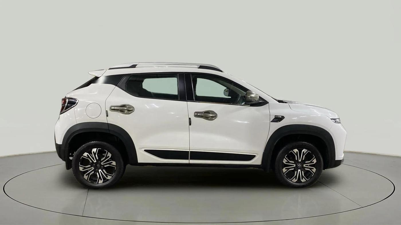 2022 Renault Kiger RXZ AMT, Petrol, Automatic, 25,564 km, Right Side View