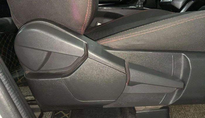 2022 Renault Kiger RXZ AMT, Petrol, Automatic, 25,564 km, Driver Side Adjustment Panel