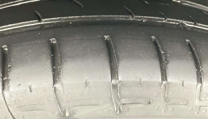 2016 Maruti Celerio VXI AMT, Petrol, Automatic, 76,726 km, Left Rear Tyre Tread