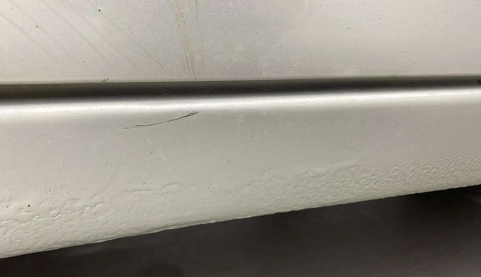 2016 Maruti Celerio VXI AMT, Petrol, Automatic, 76,726 km, Right running board - Minor scratches