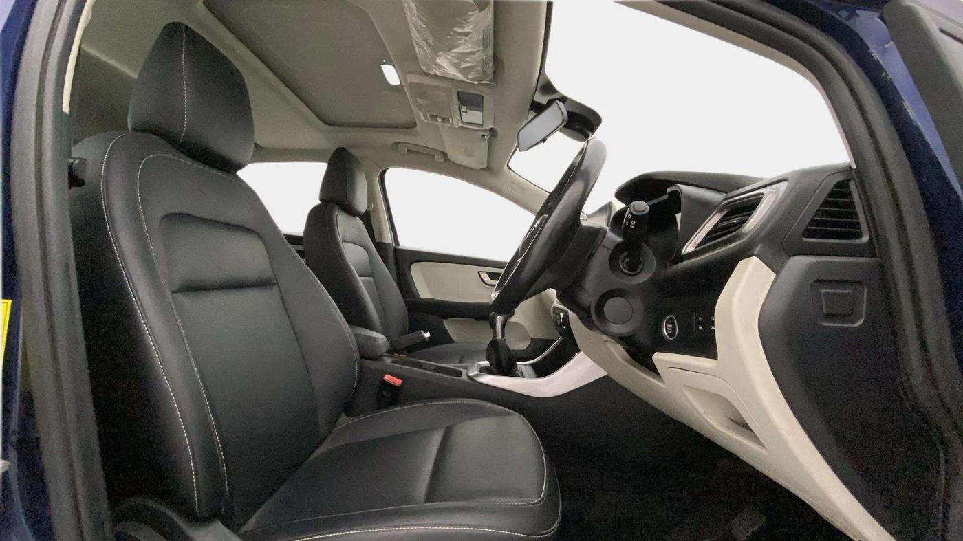 2023 Tata ALTROZ XZ PLUS O SUNROOF CNG, CNG, Manual, 34,078 km, Right Side Front Door Cabin