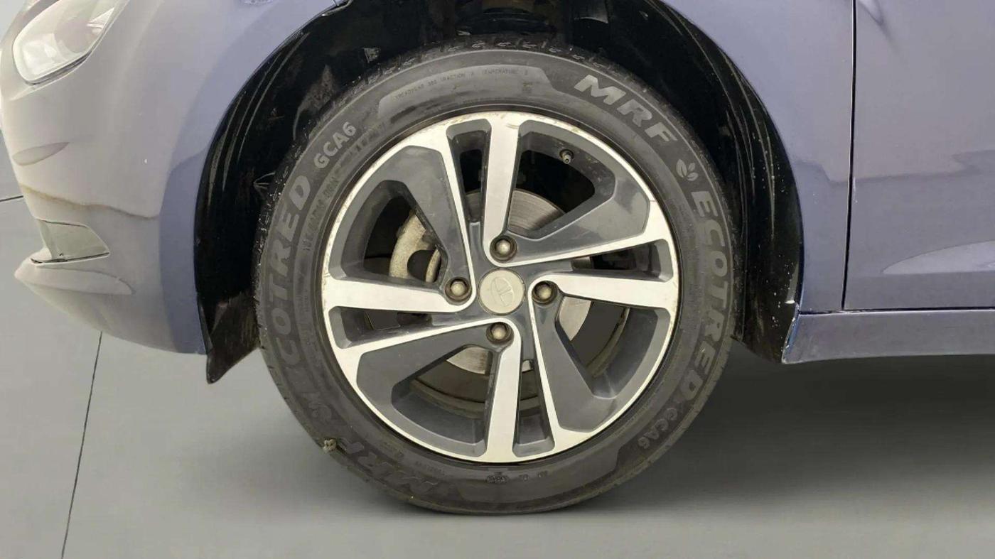 2023 Tata ALTROZ XZ PLUS O SUNROOF CNG, CNG, Manual, 34,078 km, Left Front Wheel