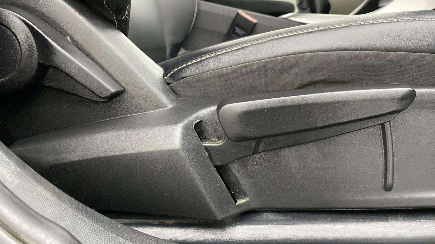 2023 Tata ALTROZ XZ PLUS O SUNROOF CNG, CNG, Manual, 34,078 km, Driver Side Adjustment Panel