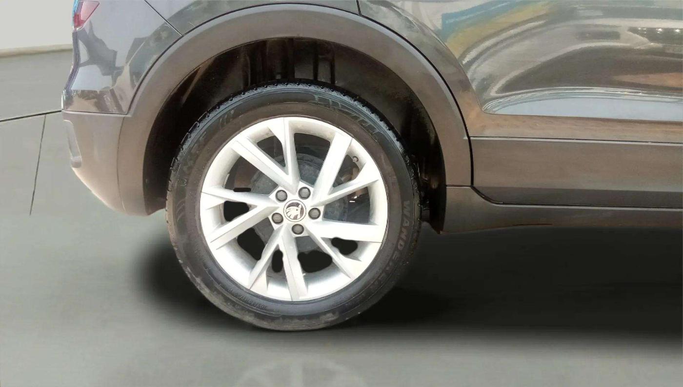 2023 Skoda KUSHAQ STYLE 1.0L TSI AT, Petrol, Automatic, 13,396 km, Right Rear Wheel