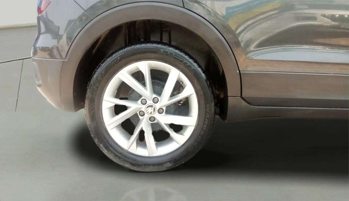 2023 Skoda KUSHAQ STYLE 1.0L TSI AT, Petrol, Automatic, 13,396 km, Right Rear Wheel