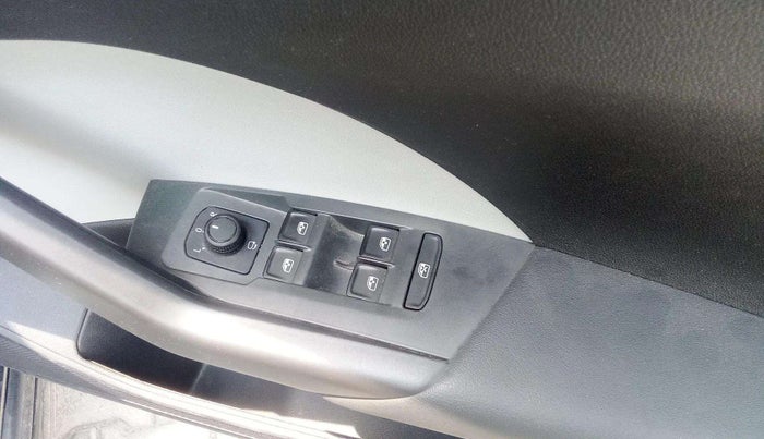 2023 Skoda KUSHAQ STYLE 1.0L TSI AT, Petrol, Automatic, 13,396 km, Driver Side Door Panels Control