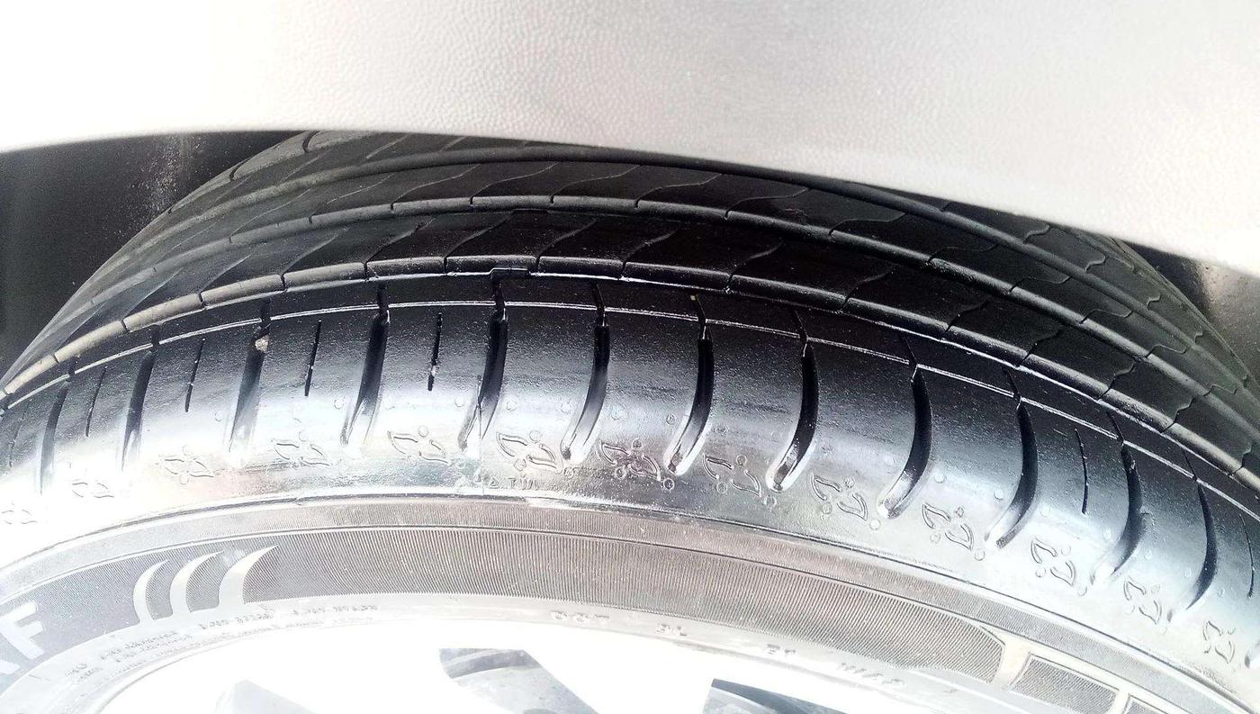 2023 Skoda KUSHAQ STYLE 1.0L TSI AT, Petrol, Automatic, 13,396 km, Left Rear Tyre Tread