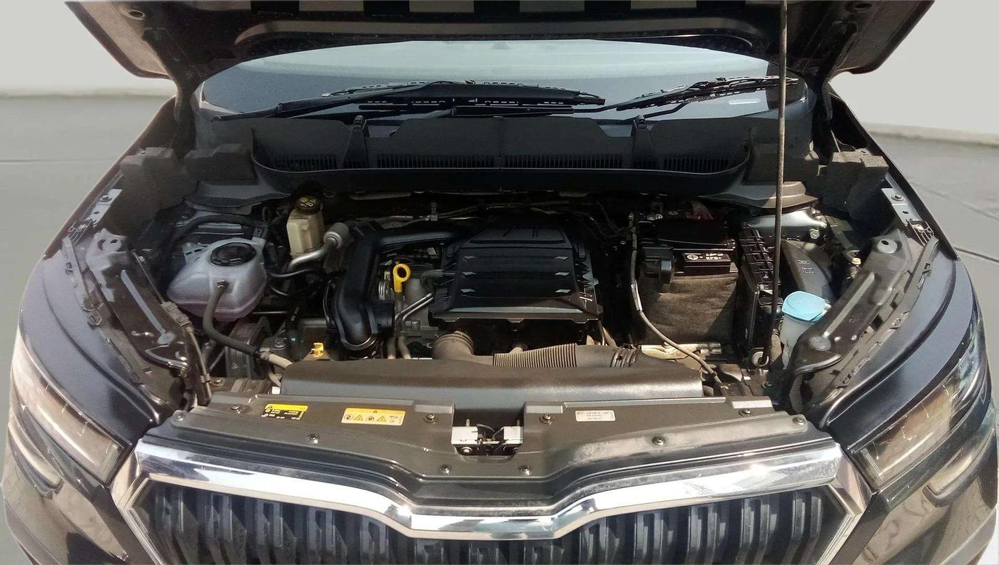 2023 Skoda KUSHAQ STYLE 1.0L TSI AT, Petrol, Automatic, 13,396 km, Engine View