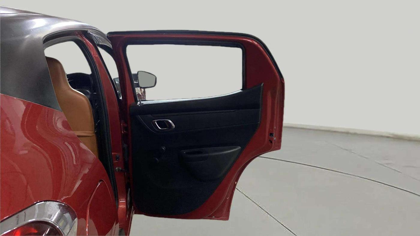 2018 Renault Kwid RXT 1.0 AMT (O), Petrol, Automatic, 70,154 km, RHS Rear Door