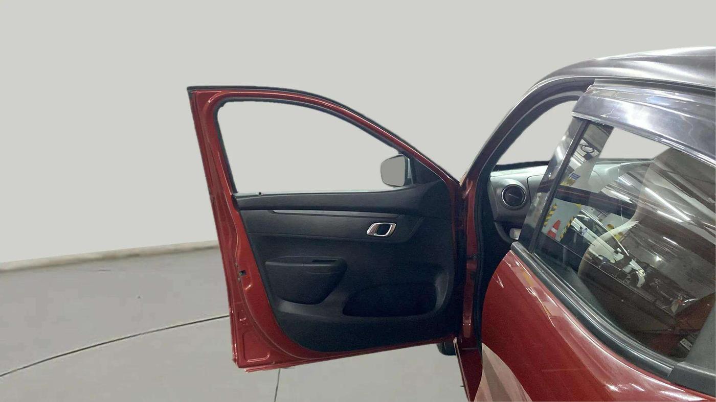 2018 Renault Kwid RXT 1.0 AMT (O), Petrol, Automatic, 70,154 km, LHS Front Door