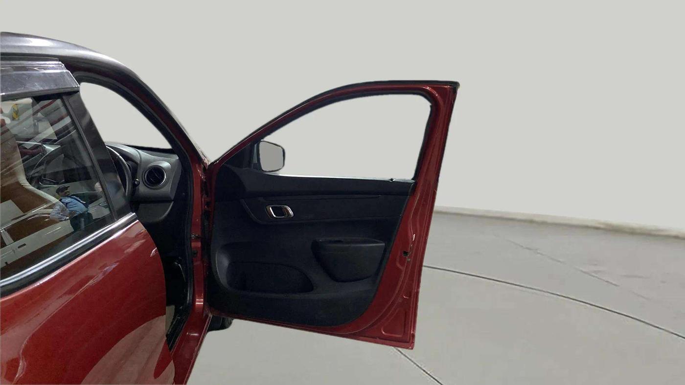 2018 Renault Kwid RXT 1.0 AMT (O), Petrol, Automatic, 70,154 km, RHS Front Door